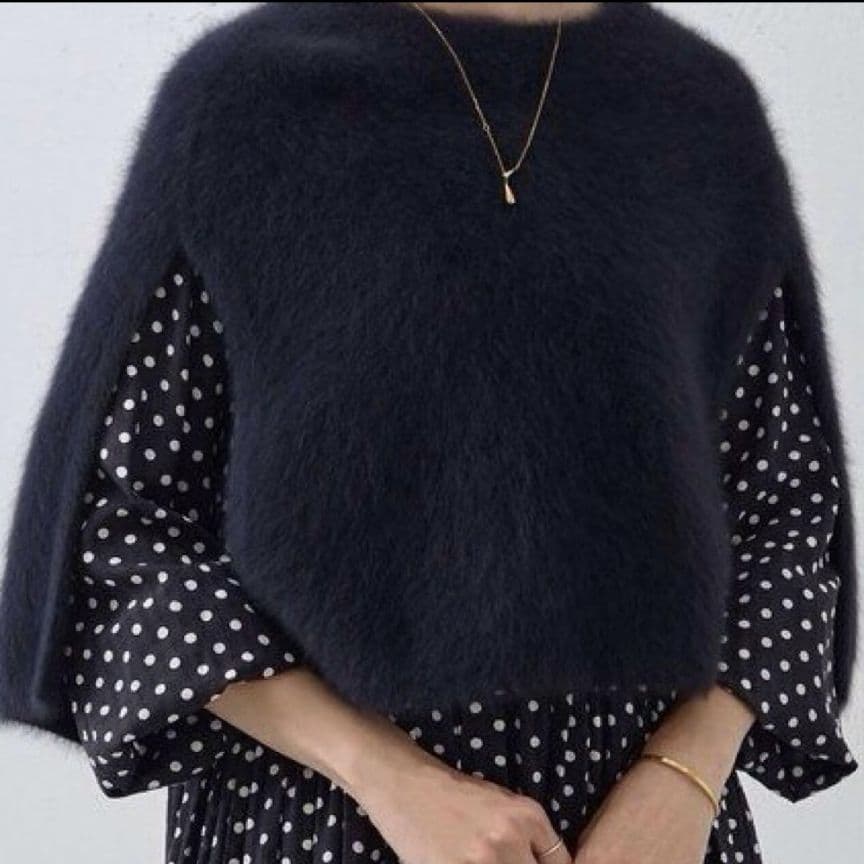 【美品】BEARDSLEY ビアズリー　ファーニットポンチョ　ブラック