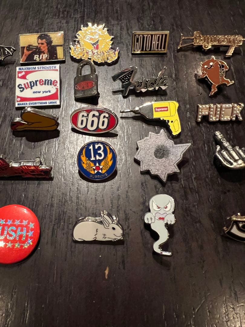 Supreme Pins Crusher Black M/L pins 25個