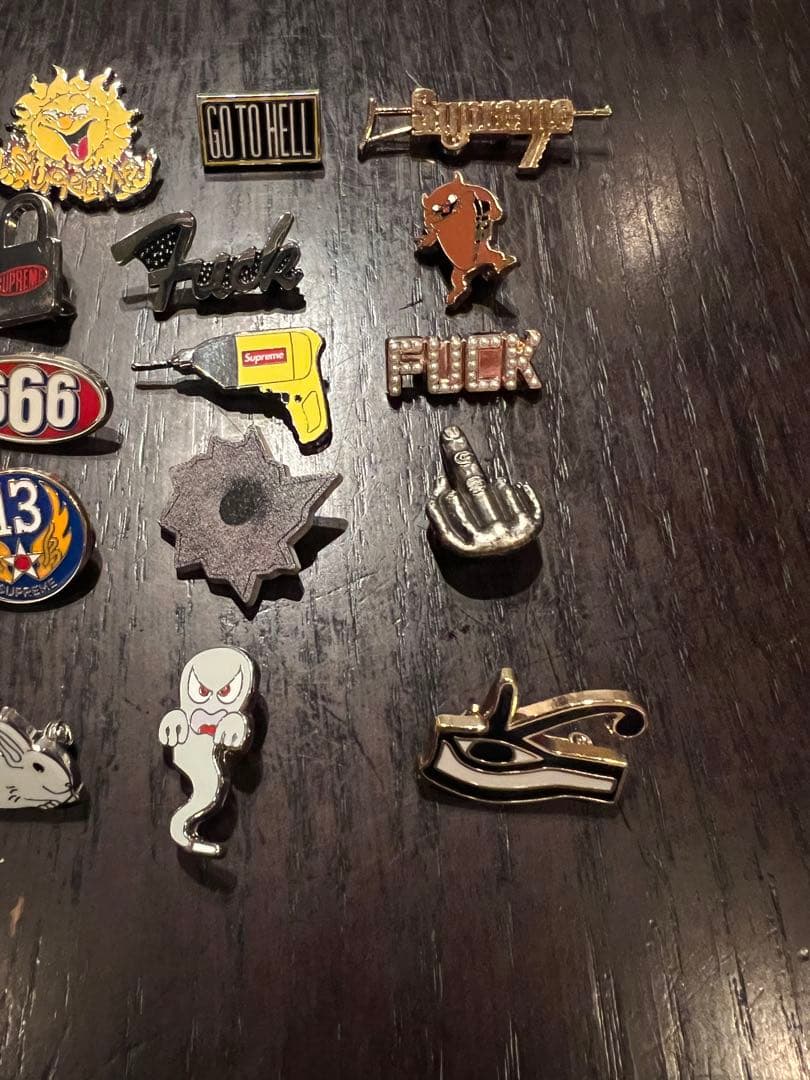 Supreme Pins Crusher Black M/L pins 25個