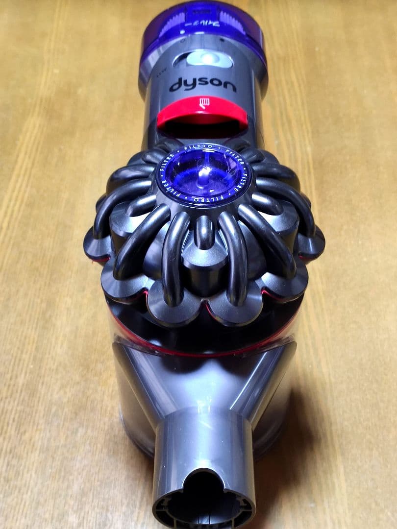 ダイソン V8 SV10 掃除機 分解清掃済み 動作品 純正バッテリー３つセット