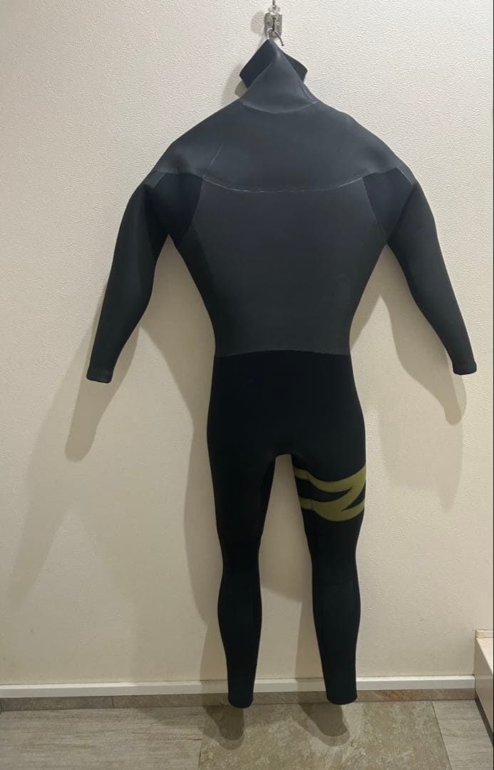 美品　ゼロワン ウェットスーツ ジッパー付き