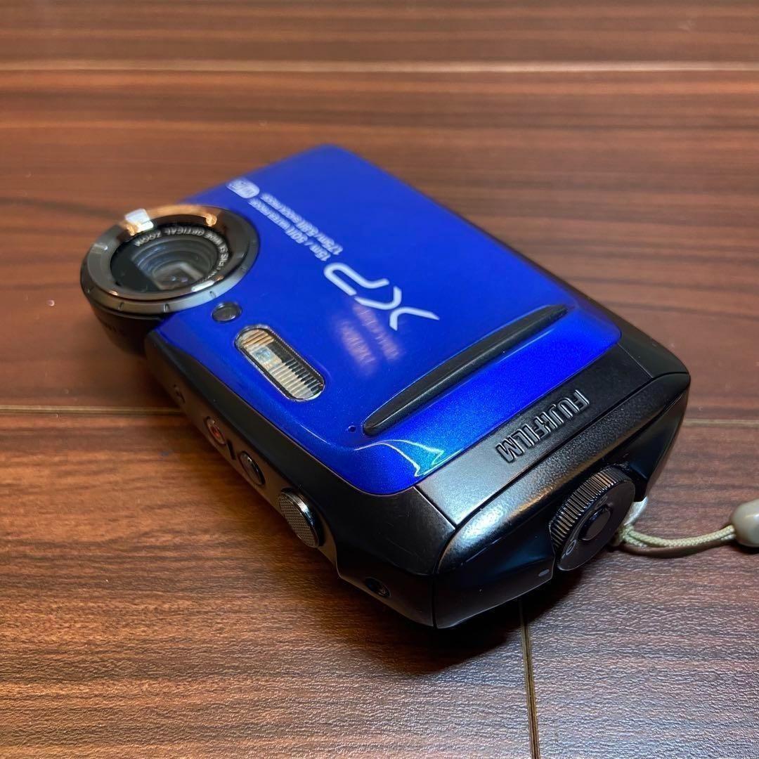 FUJI FILM FinePix XP90 デジカメ ほぼ新品 3812