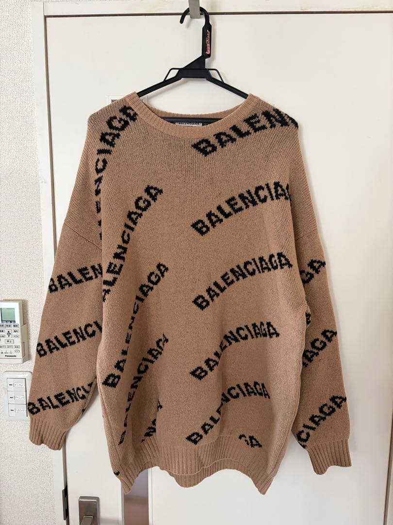 BALENCIAGA ロゴ入りニット Mサイズ ベージュ