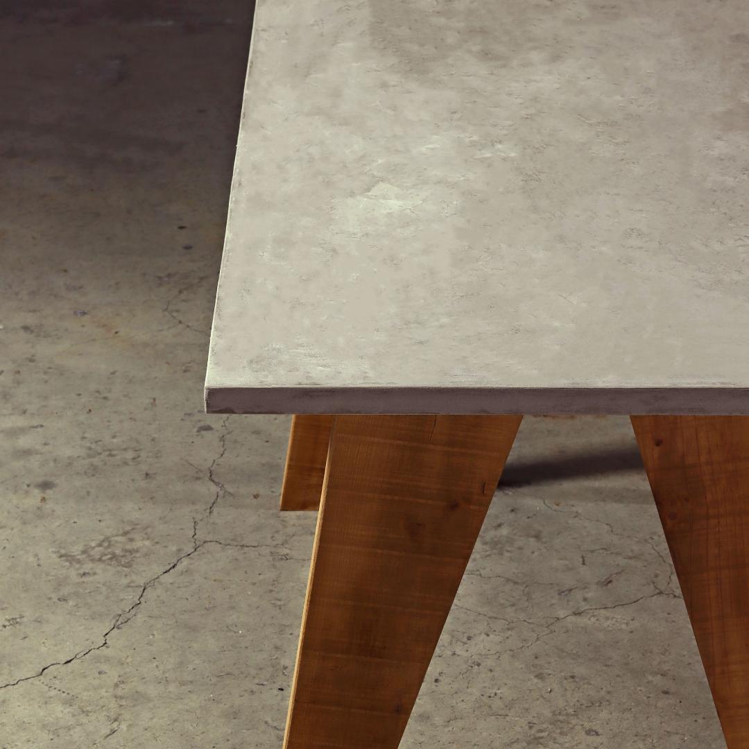 オーダー専用｜デスク｜パソコンデスク｜ライトグレー｜薄塗りモルタル｜三角脚