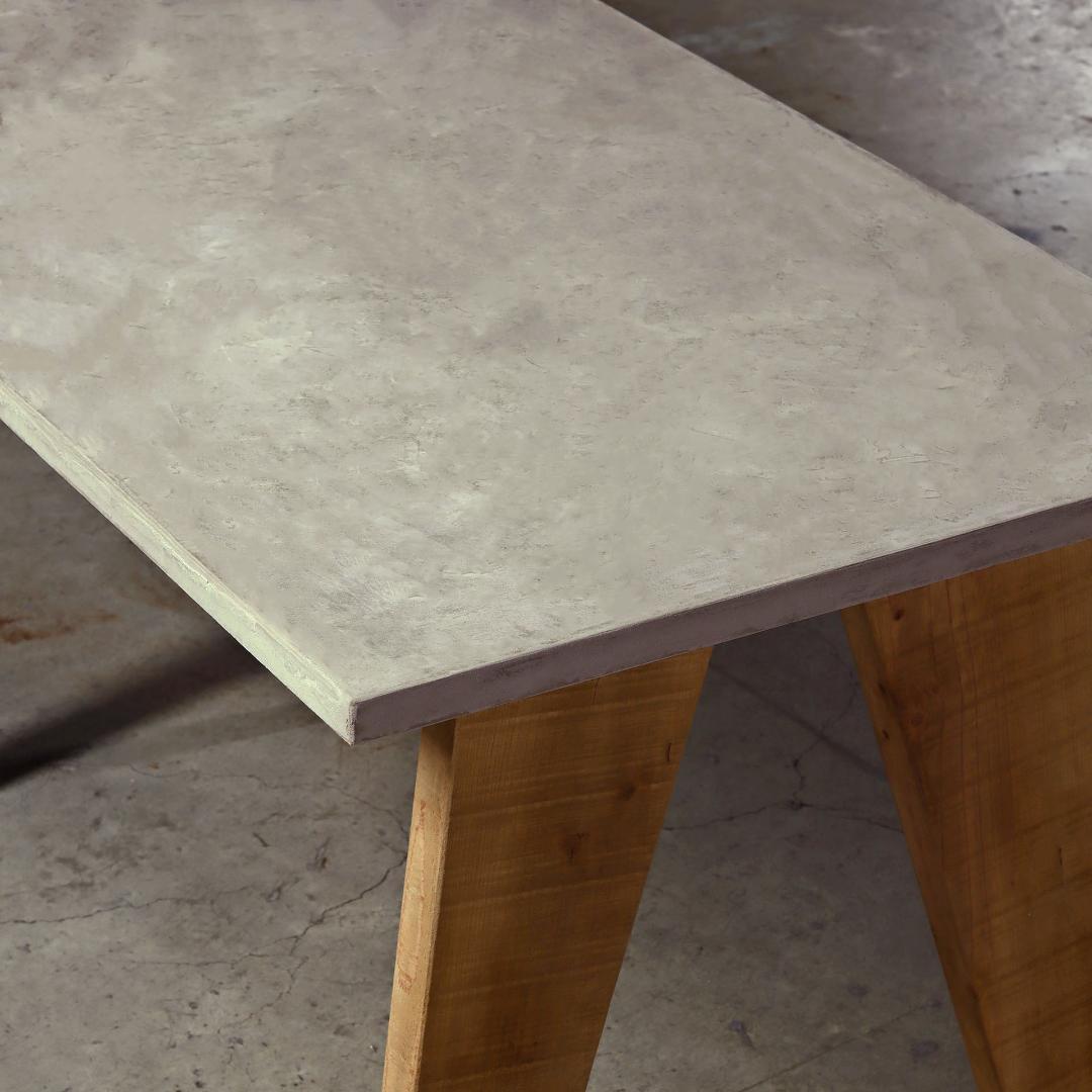 オーダー専用｜デスク｜パソコンデスク｜ライトグレー｜薄塗りモルタル｜三角脚