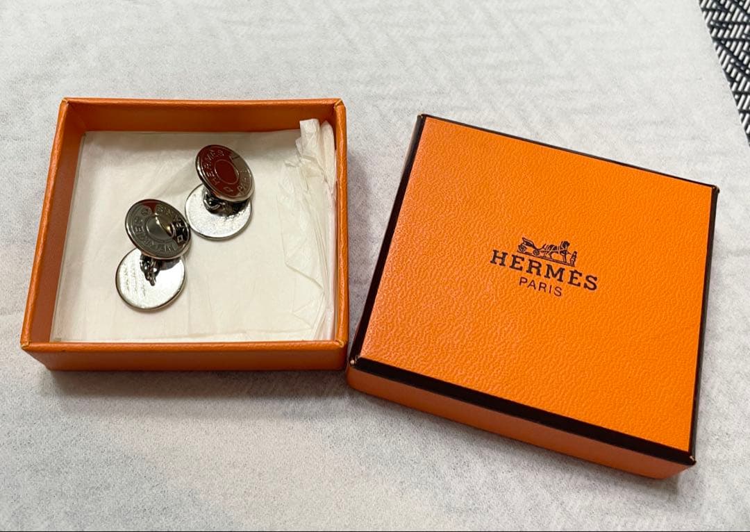 か*ず様 美品！値下げ！HERMES 型カフリンクス シルバー