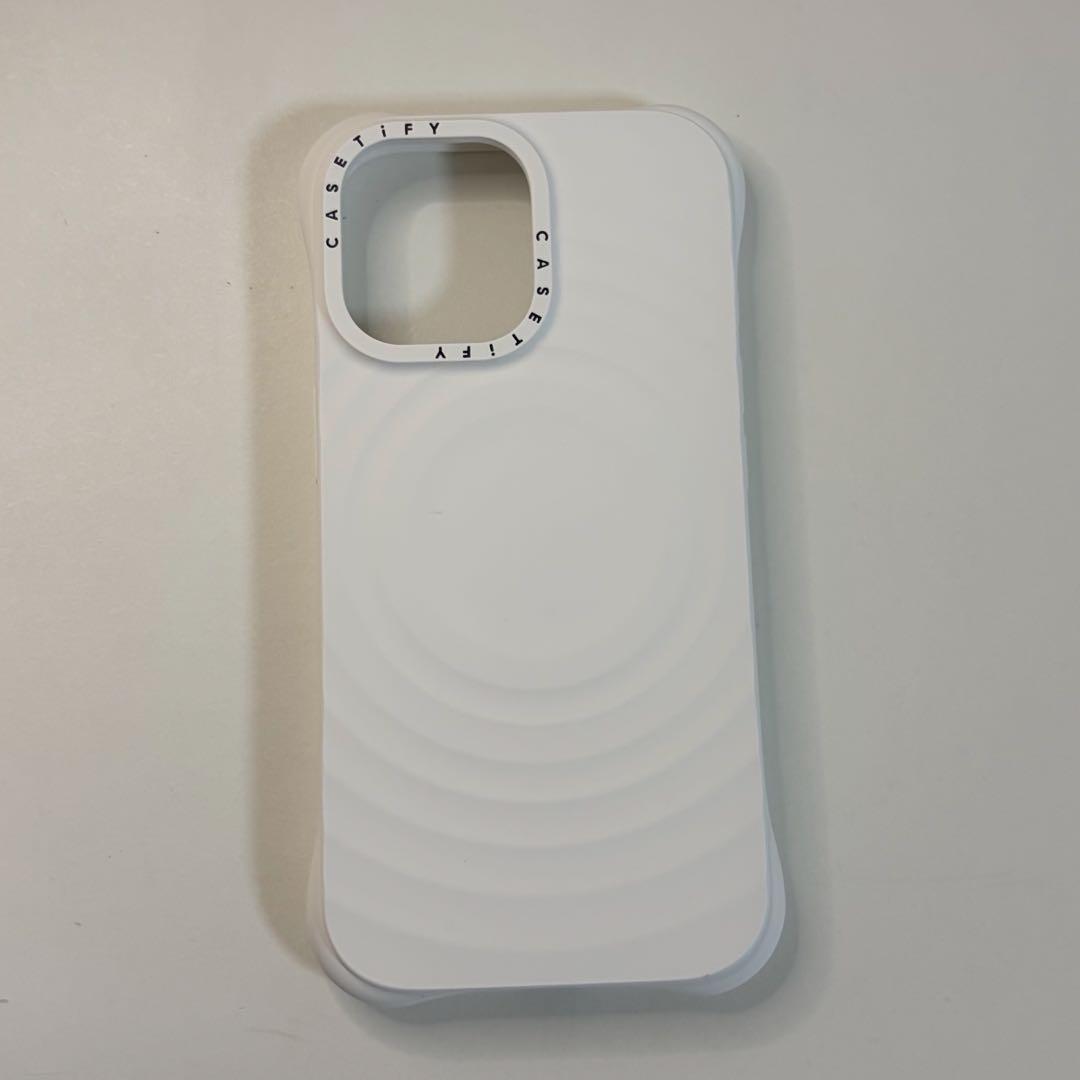 CASETiFY iPhone17ウェーブシリコンケースホワイト