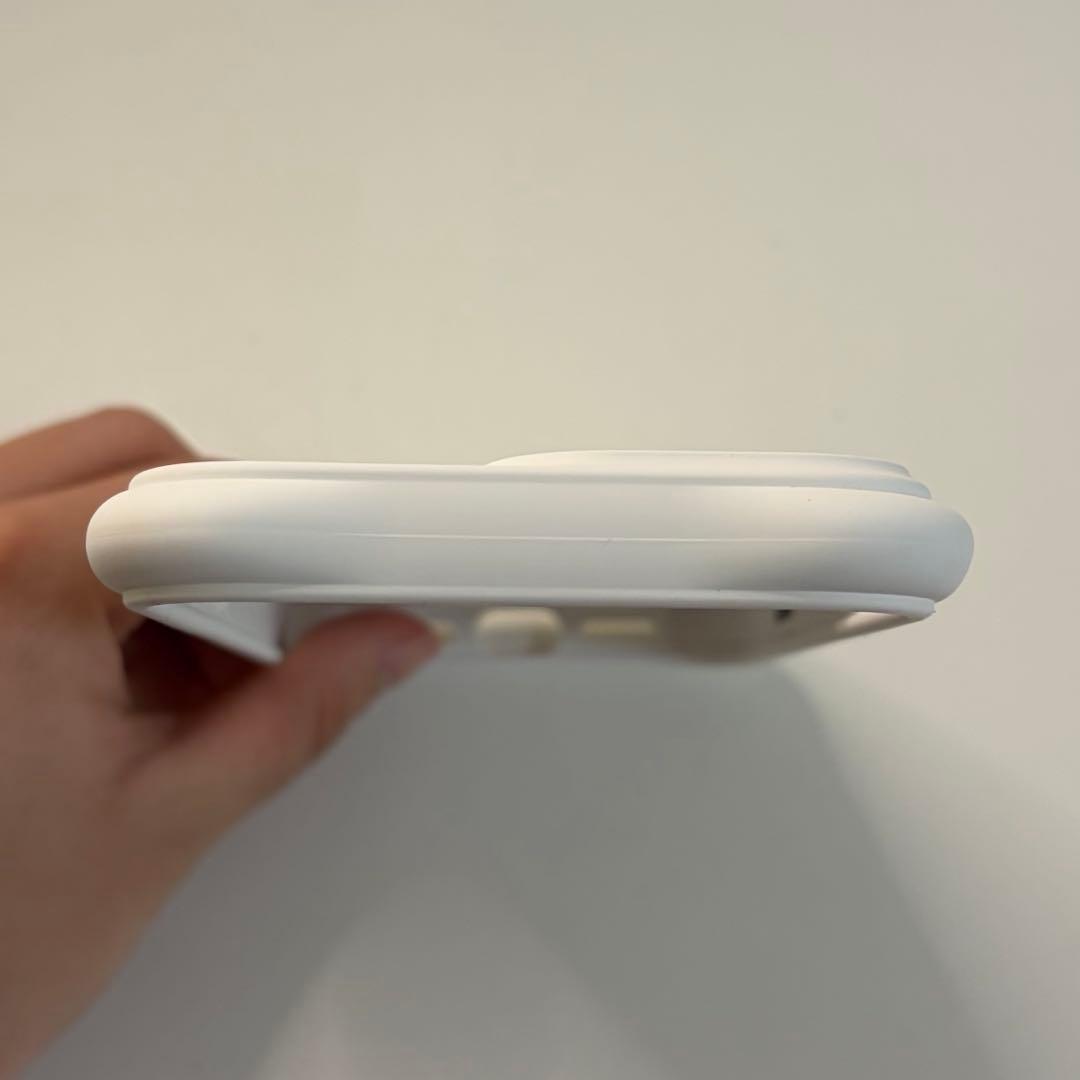 CASETiFY iPhone17ウェーブシリコンケースホワイト