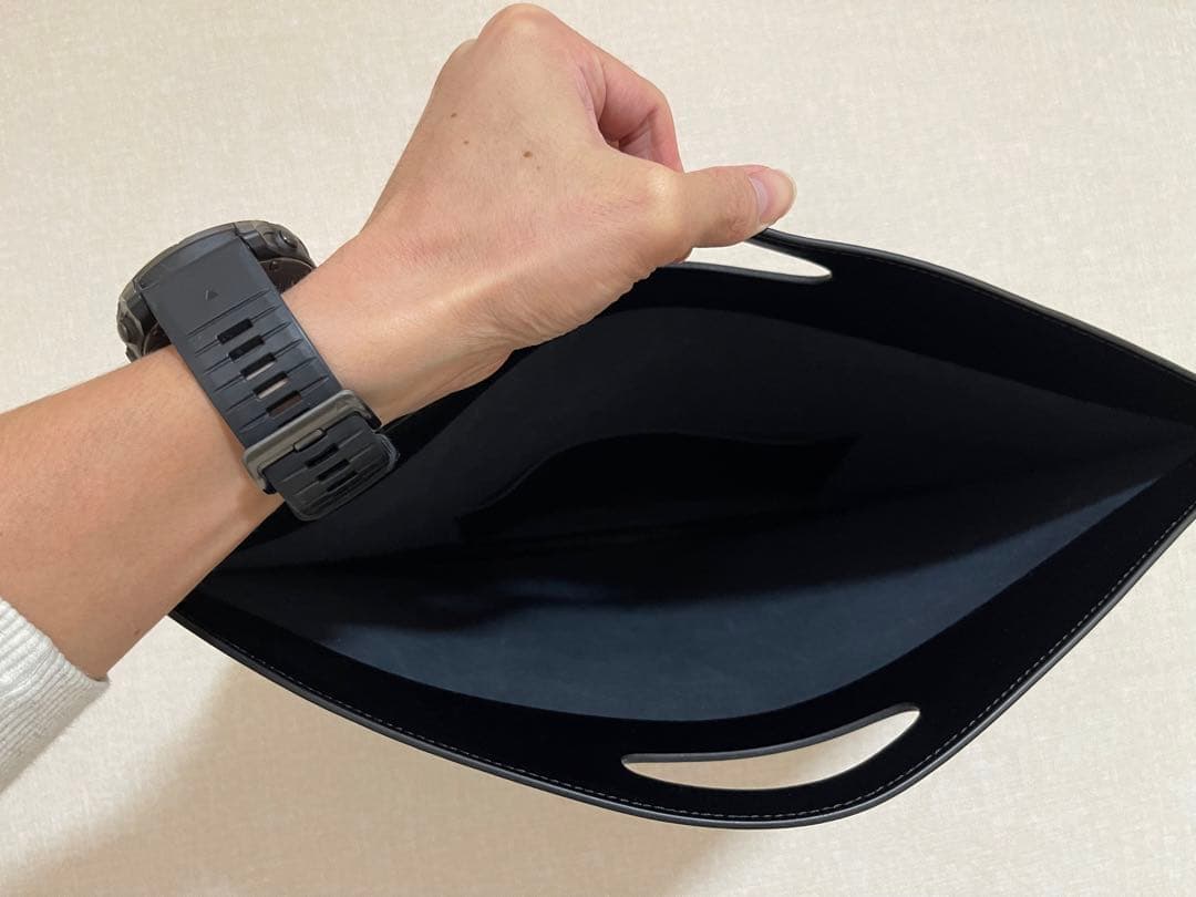 PELULU.TOKYO 16インチPC対応 本革ミニマルバッグ