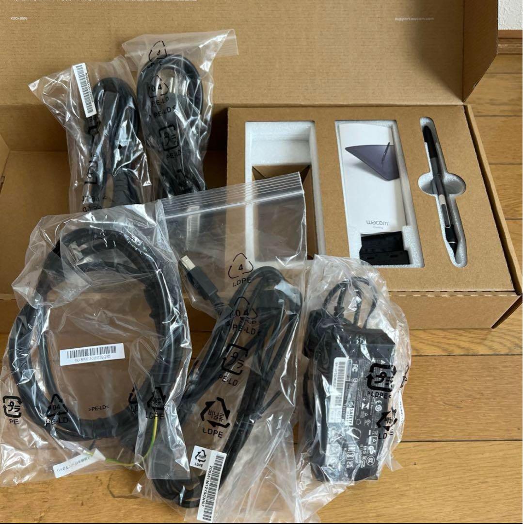 ワコム　シンティック22 液晶ペンタブレット21.5型