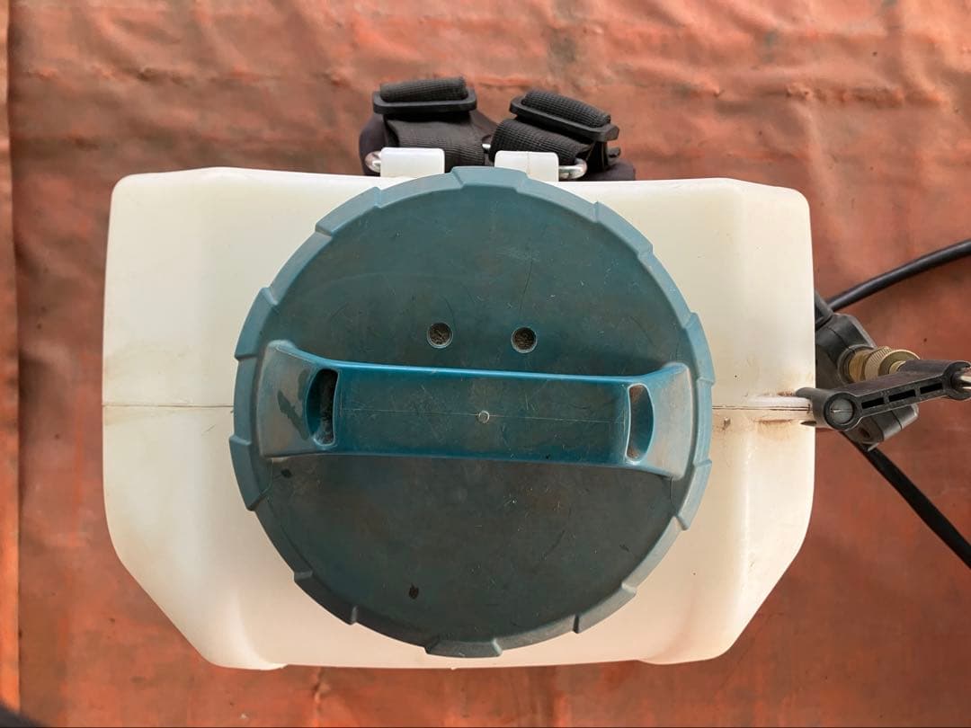 makita マキタ 18V 充電式噴霧器 10L MUS108D