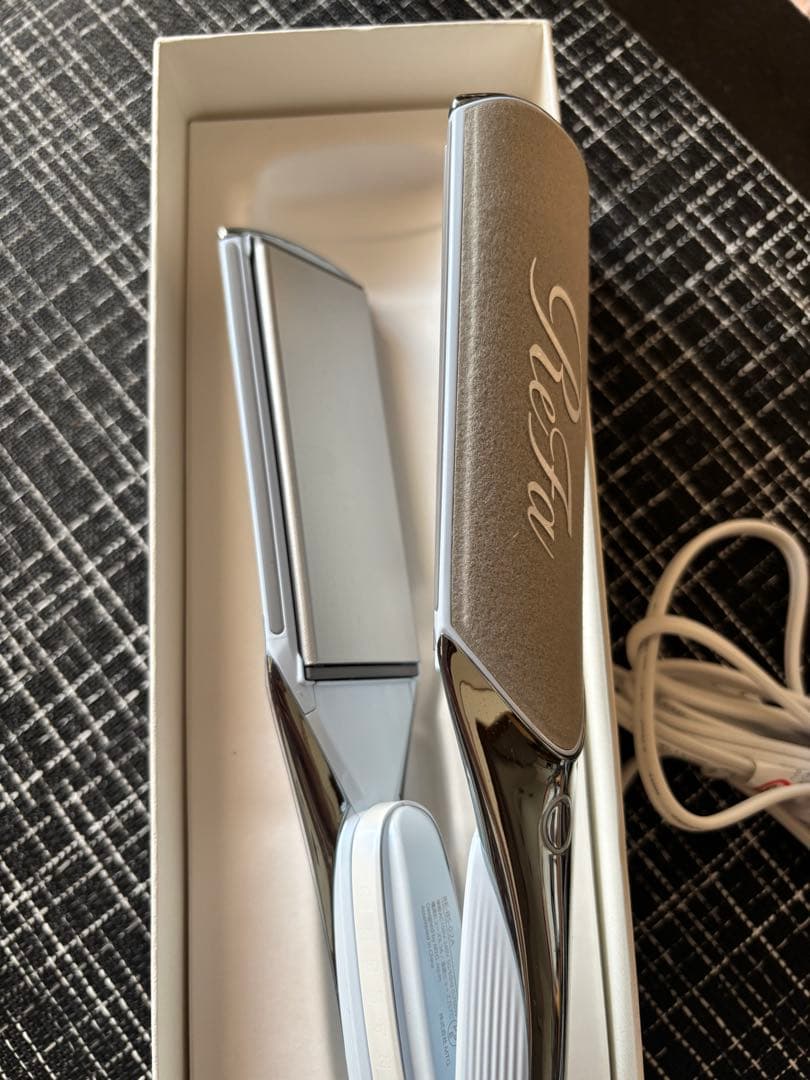 maho様ReFaパワーストレートアイロン　プロ　箱・保証書つき　リファ本店購入