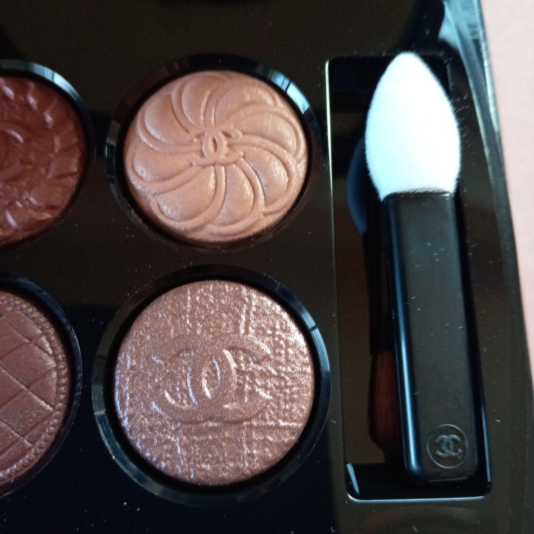 CHANEL レキャトルオンブルブトン219