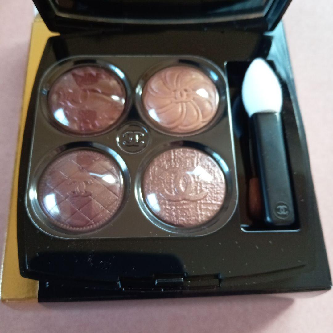 CHANEL レキャトルオンブルブトン219