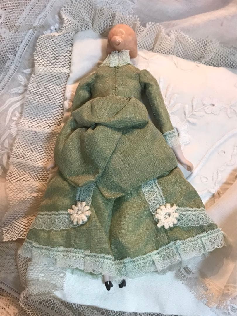 【echoページ】ヴィンテージ　気品溢れるちいさなパリアンドール