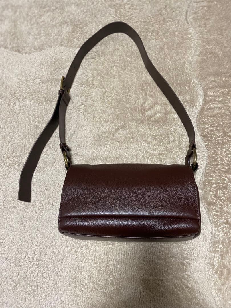 BEARDSLEYビアズリーショルダーバッグボディバッグ12月購入1回のみ使用茶