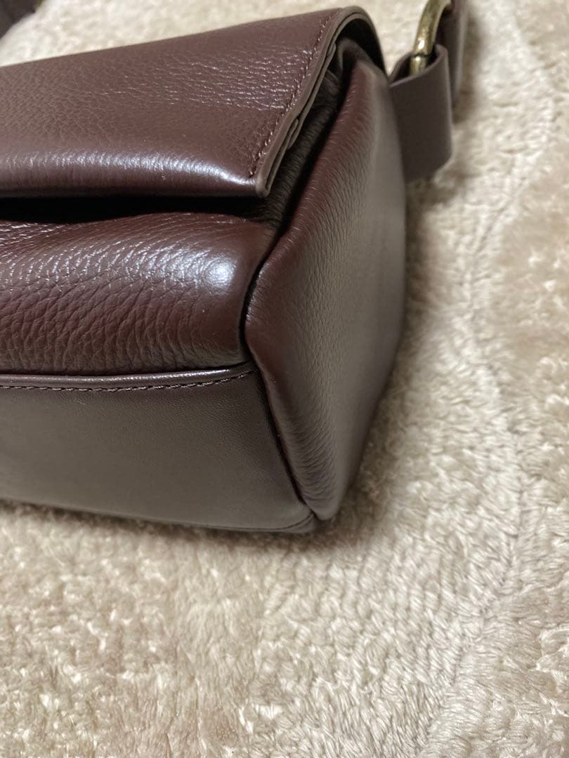 BEARDSLEYビアズリーショルダーバッグボディバッグ12月購入1回のみ使用茶