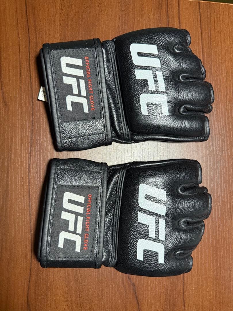 UFC 公式　オープンフィンガーグローブSサイズ