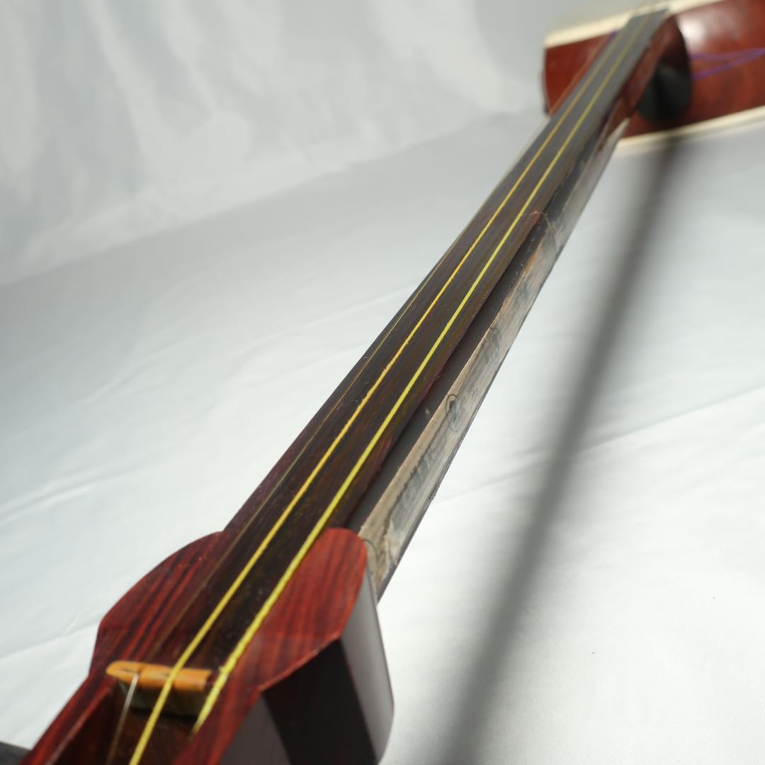 三味線 中棹 ハードケース 撥 予備弦 民謡本 付属 地唄 和楽器 E22