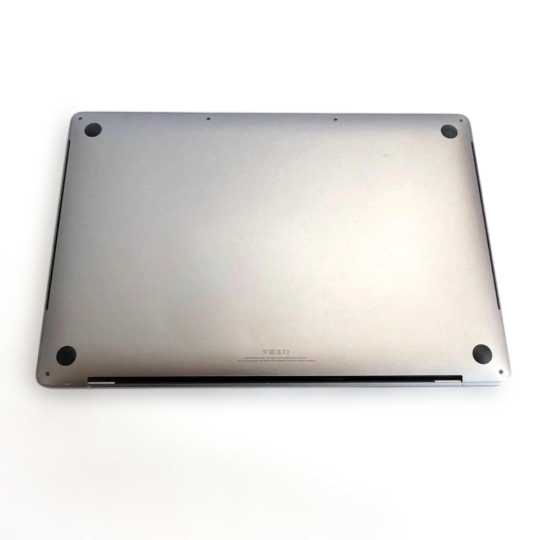 MacBook Pro 16インチ本体