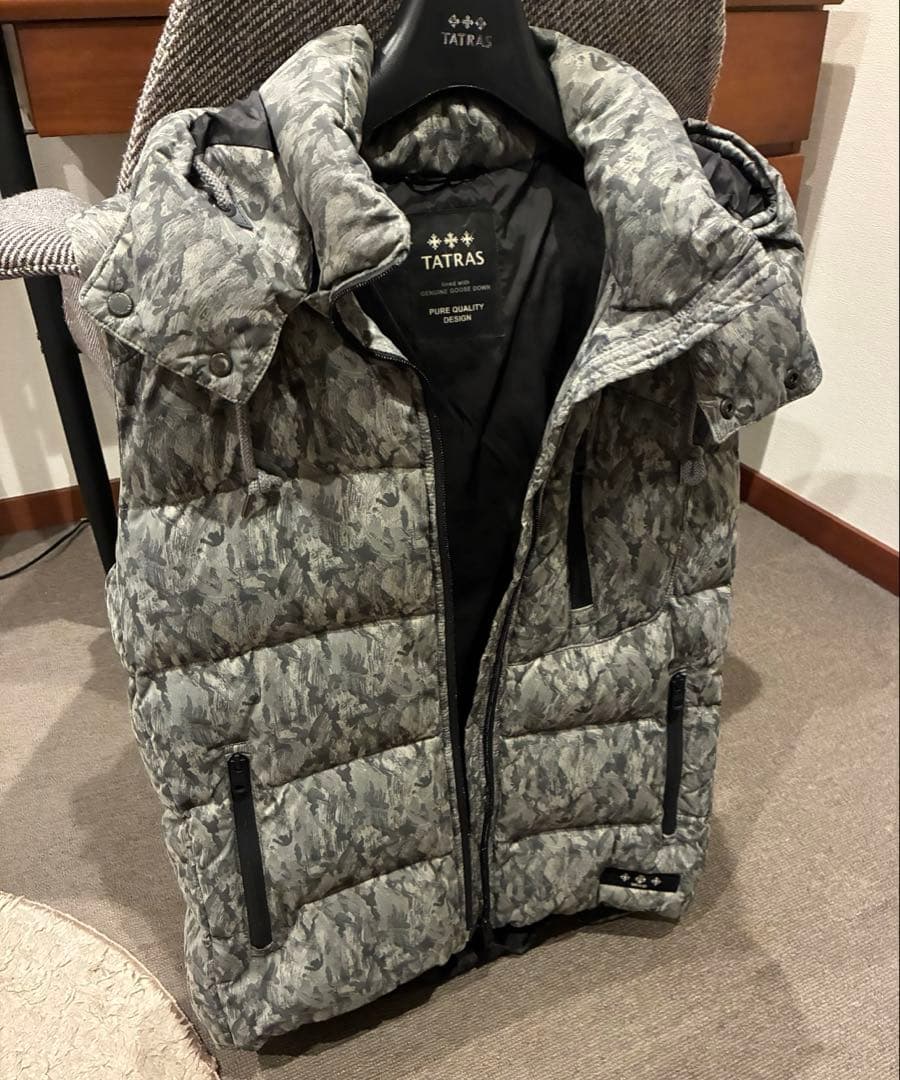 ＊極美品＊TATRAS Rライン カモフラダウンベストCESANOチェサーノ03