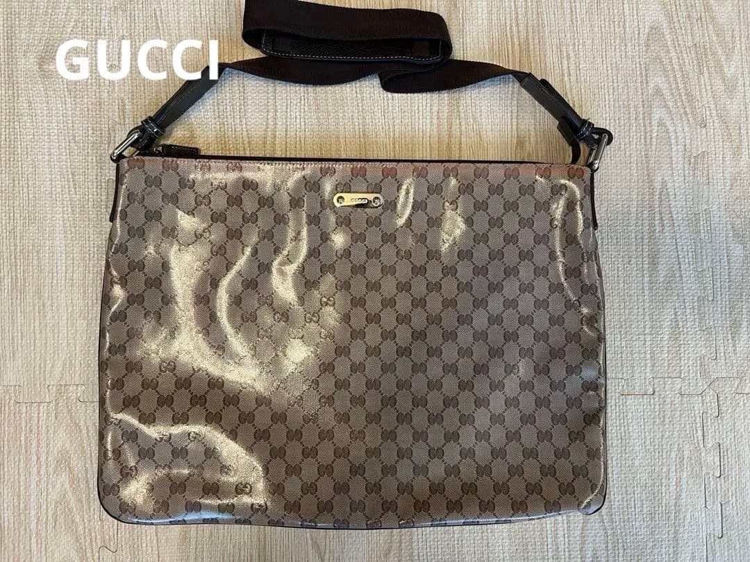 GUCCI ブラウン ショルダーバッグ 光沢仕上げ