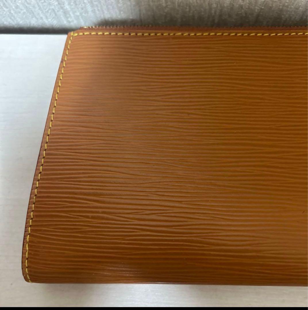 LOUIS VUITTON エピ　ポシェットアクセソワール　24㎝