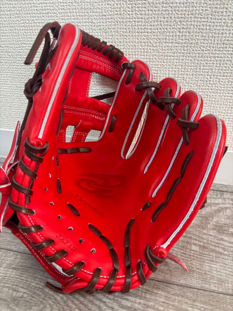 ドナイヤ　軟式グラブ