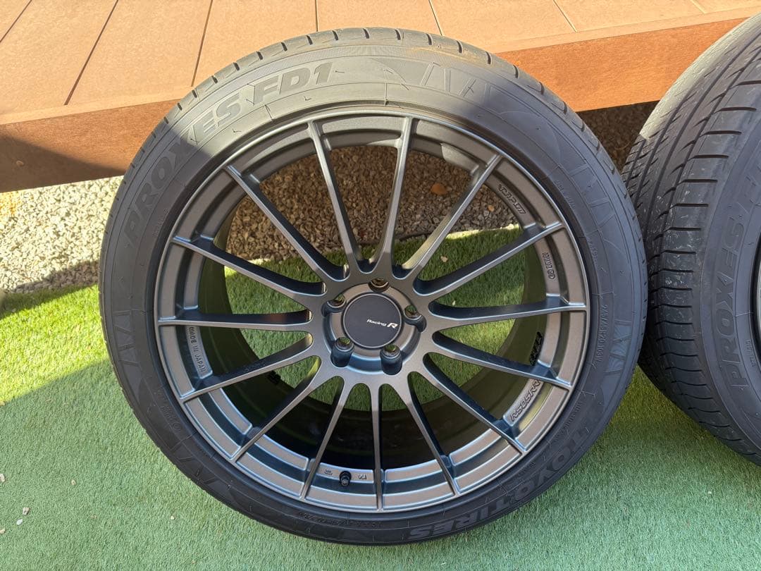 美品ENKEI RS05RR 20インチ114.3 8.5J +36タイヤセット