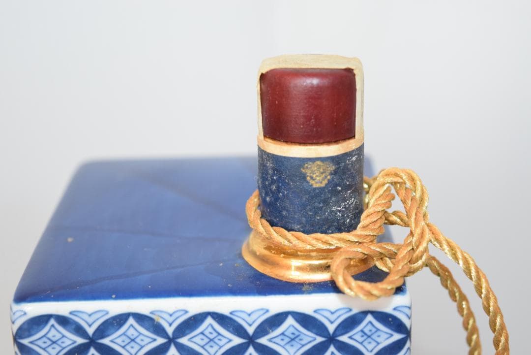 希少品 SUNTORY スペシャルボトル 有田焼 染錦吹墨狛犬草花文瓶 古酒