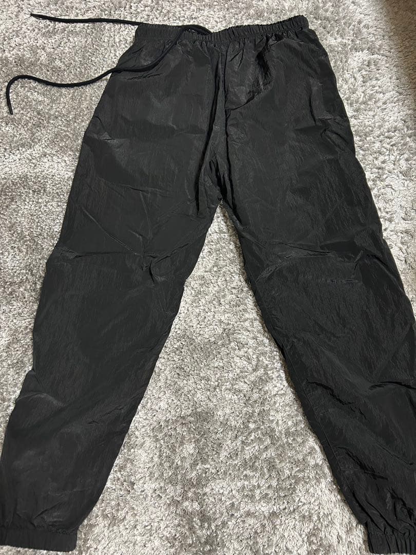 FEAR OF GOD ESSENTIALS ブラックワークパンツ ゴムウエスト