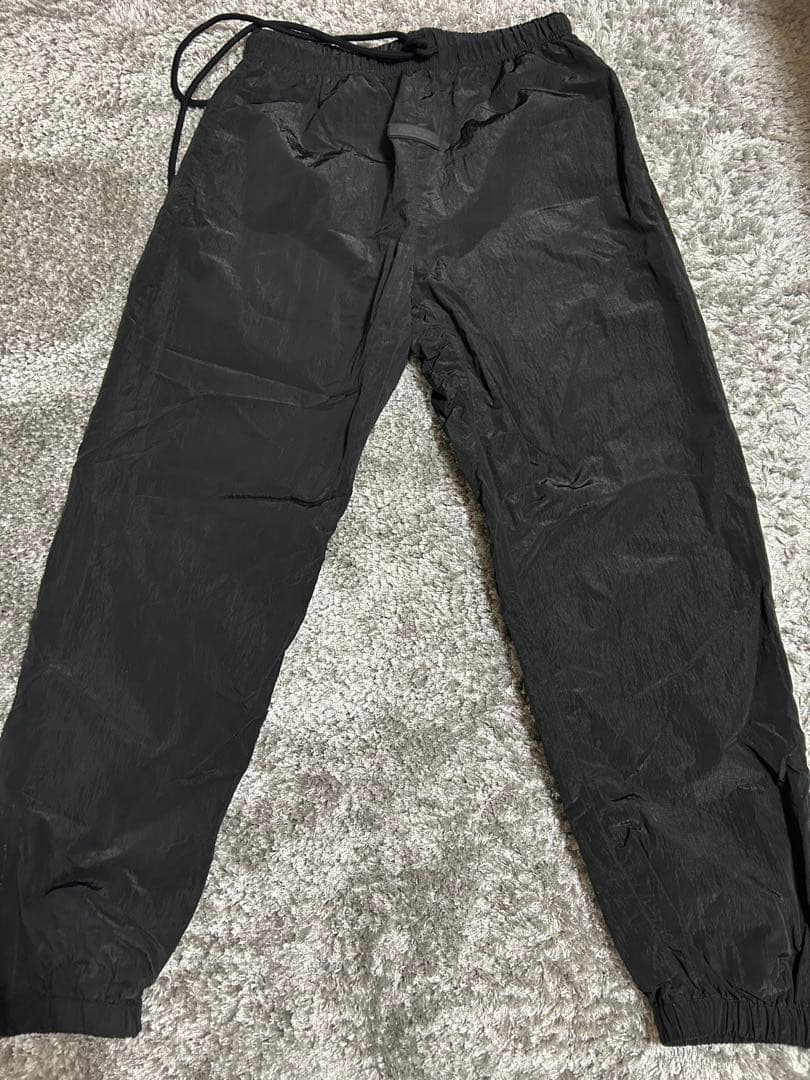 FEAR OF GOD ESSENTIALS ブラックワークパンツ ゴムウエスト