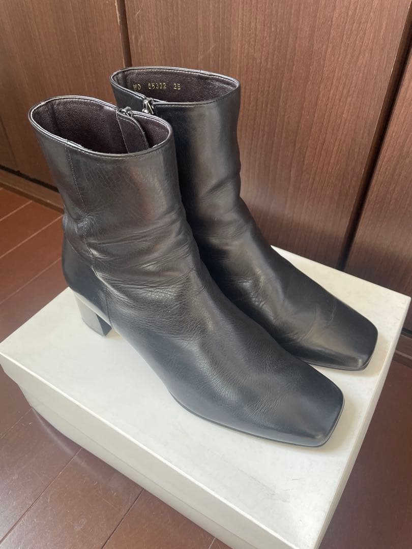 21日まで限定値下げ⭐︎美品☆ダイアナ☆ショートブーツ☆黒25㎝