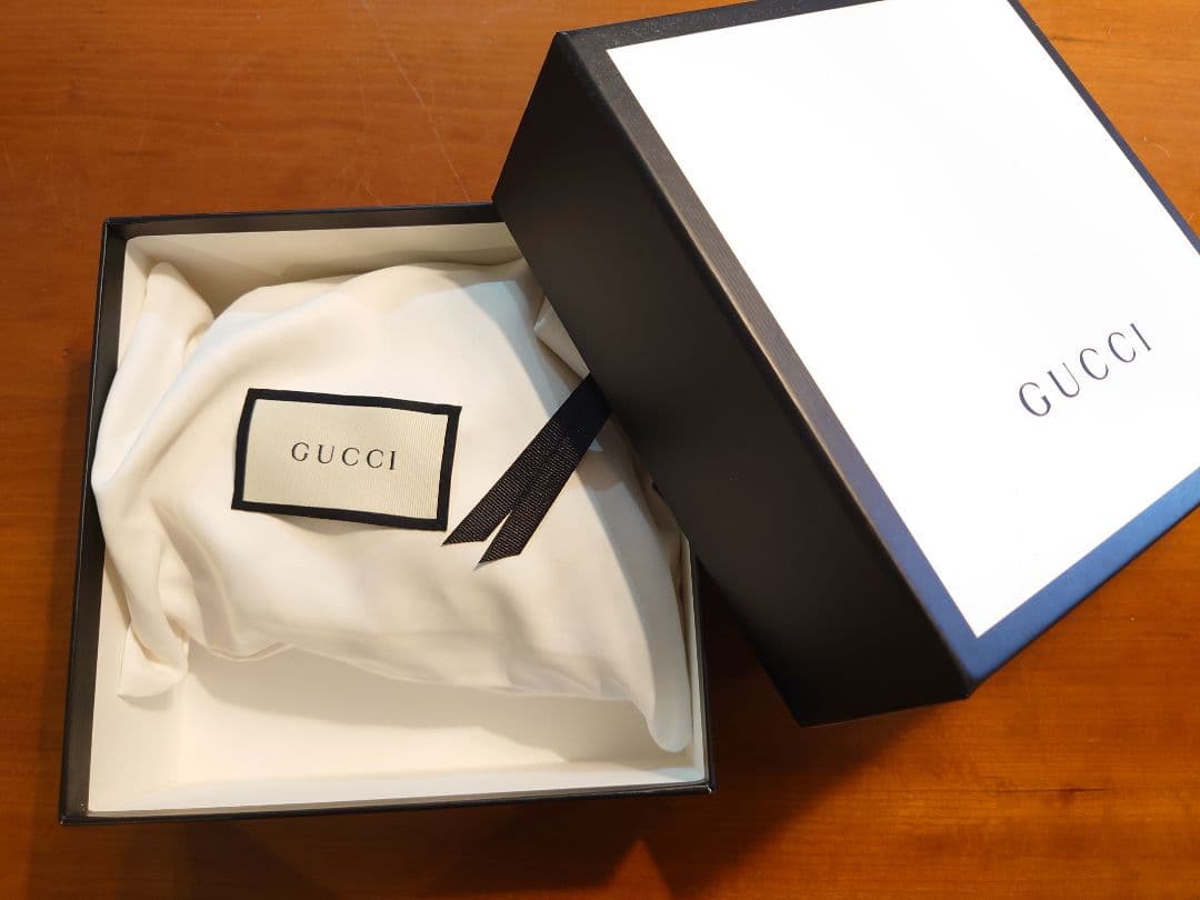 GUCCI ブラック＆レッド　リバーシブルレザー ベルト GGロゴ