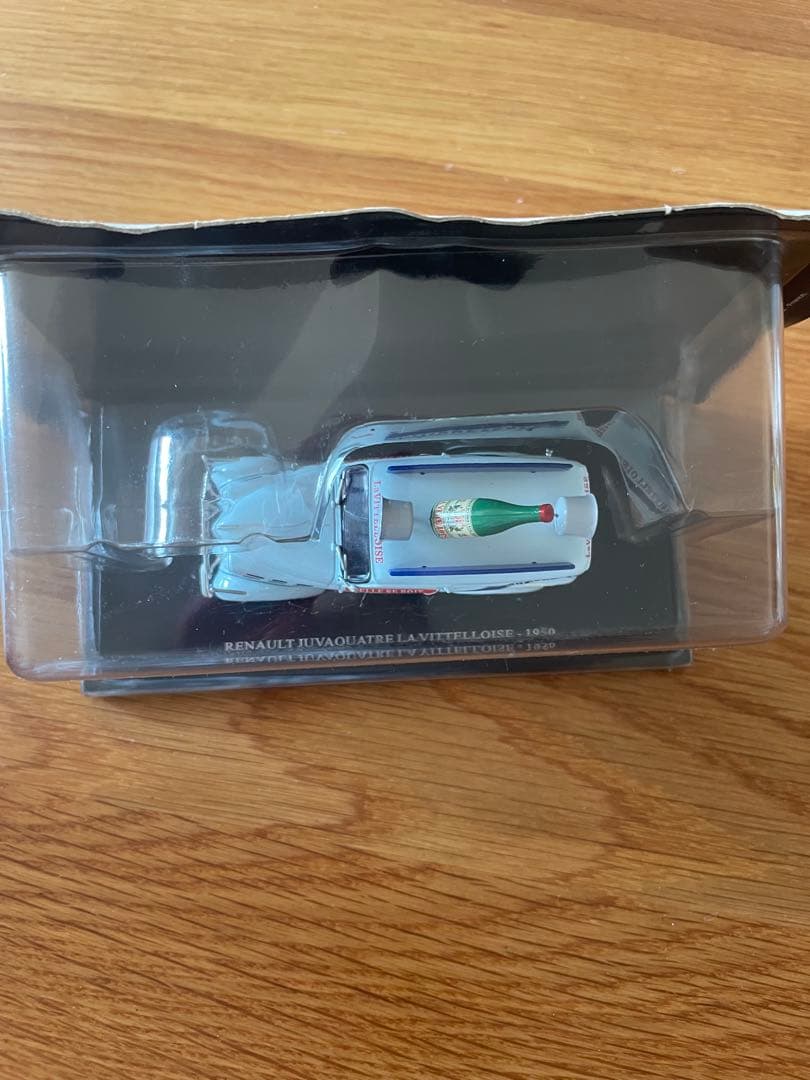 【ツールドフランス】Renault 1950年キャラバンカー　未開封フィギュア
