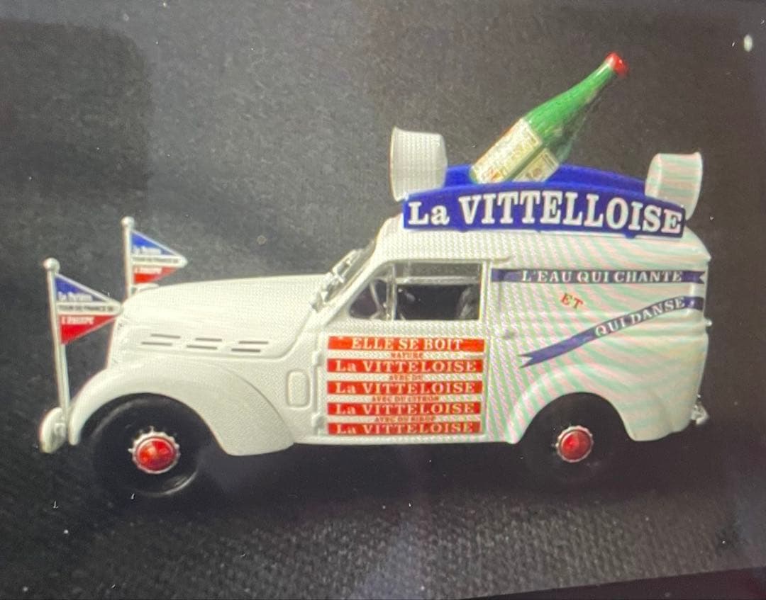 【ツールドフランス】Renault 1950年キャラバンカー　未開封フィギュア