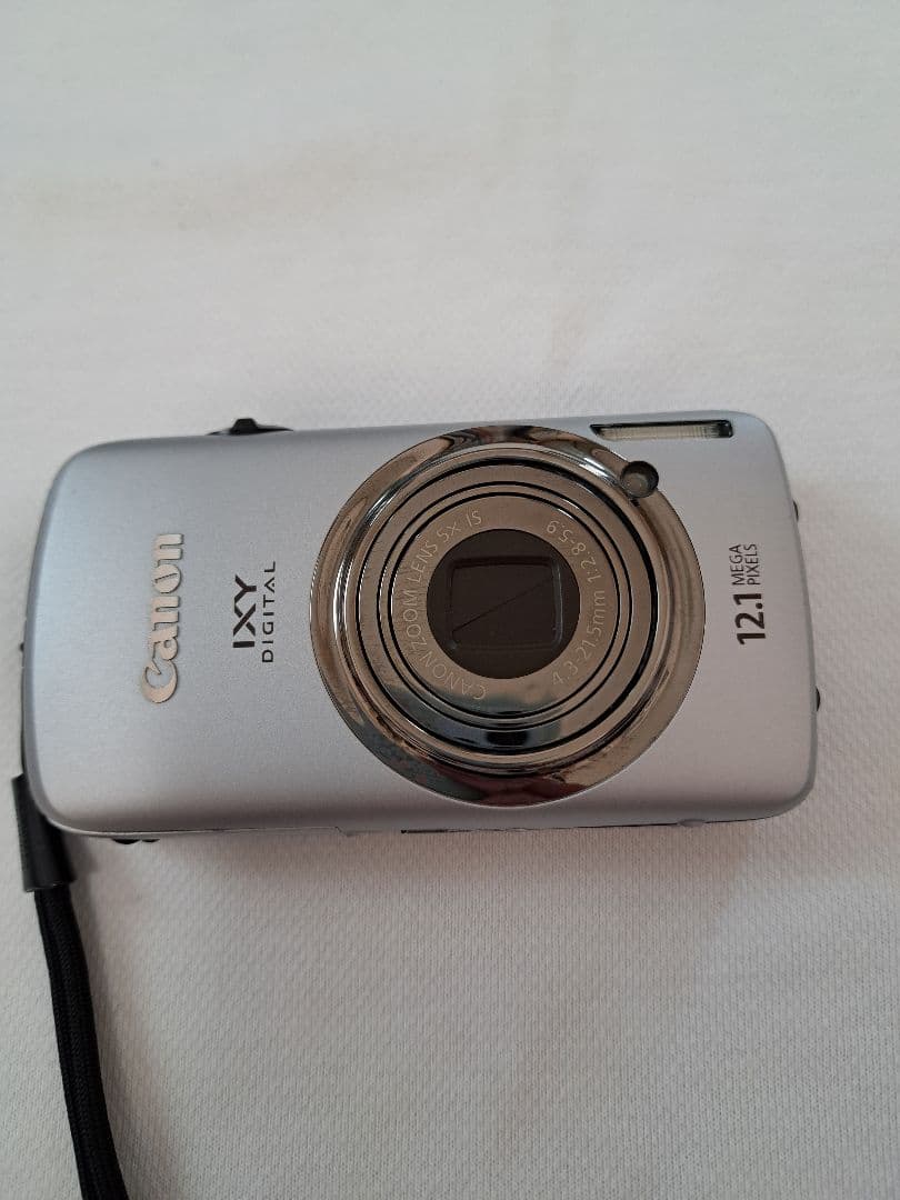 Canon キャノン IXY デジカメ 930IS　シルバー　カメラ