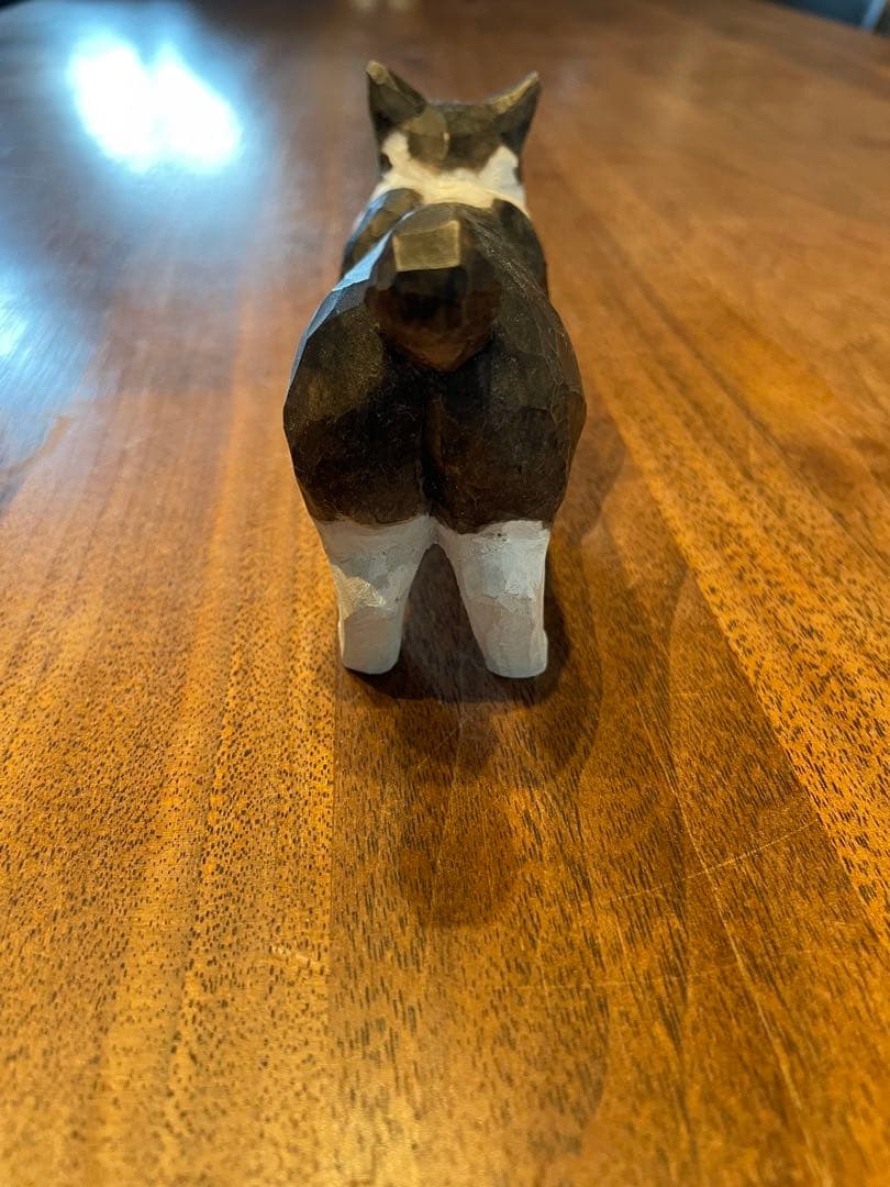 バンナイリョウジ　木彫猫　ブチ