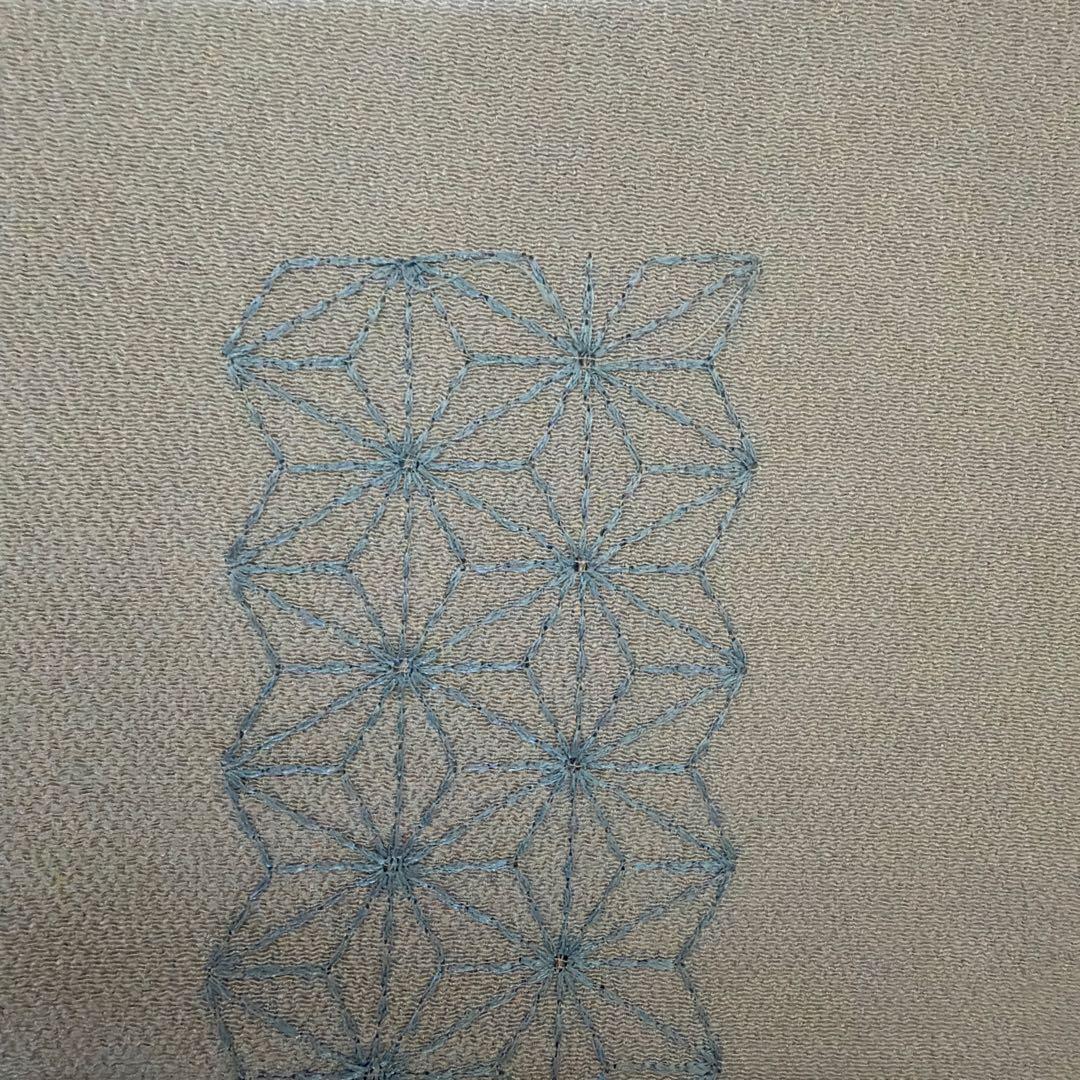 銀河銀座きしや 薄いグレー 反物と漆器