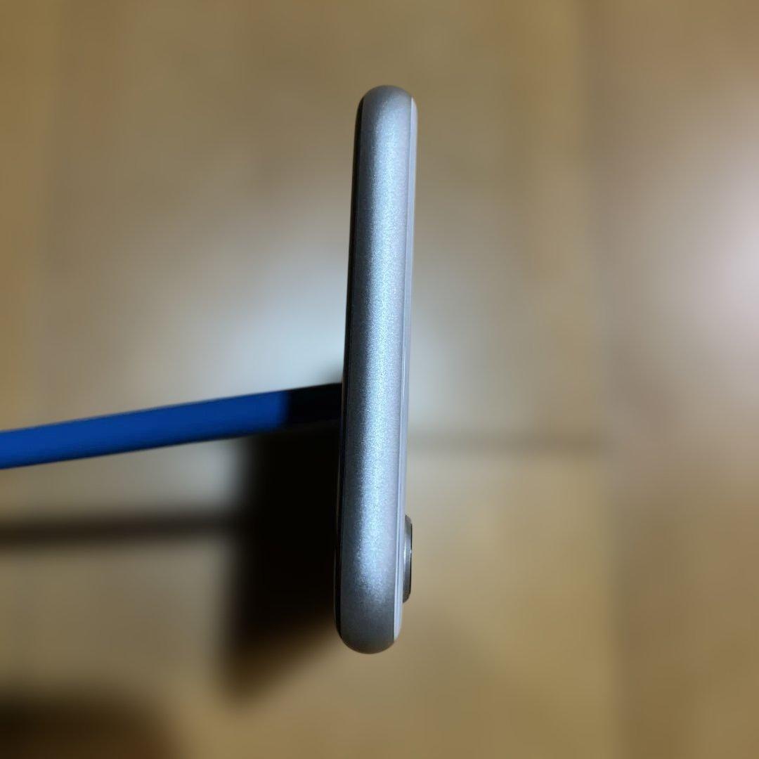 iPhone SE 2 ホワイト64GB バッテリー78%