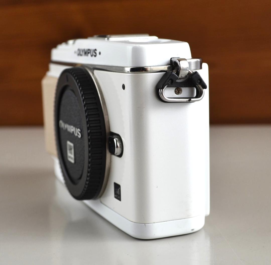 スマホ転送 OLYMPUS オリンパス PEN E-P1 レンズ付キットホワイト
