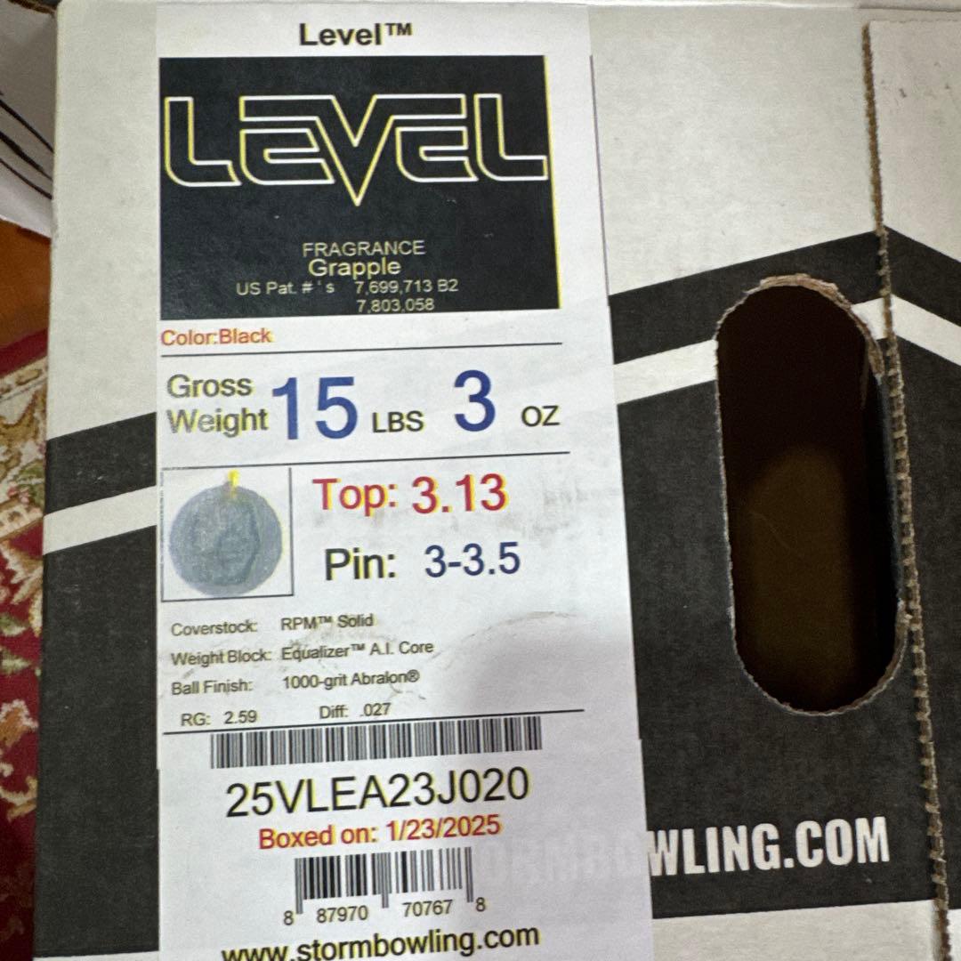 ボウリングボール 15ポンド　LEVEL レベル