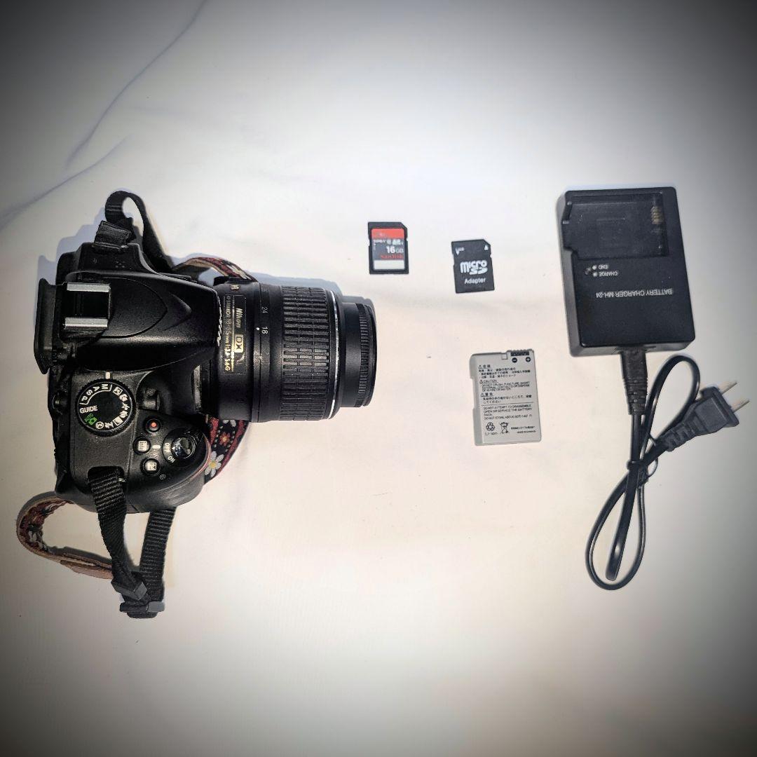 送料込み　デジタル一眼レフカメラ　NIKON　付属品付き　動作確認済みです