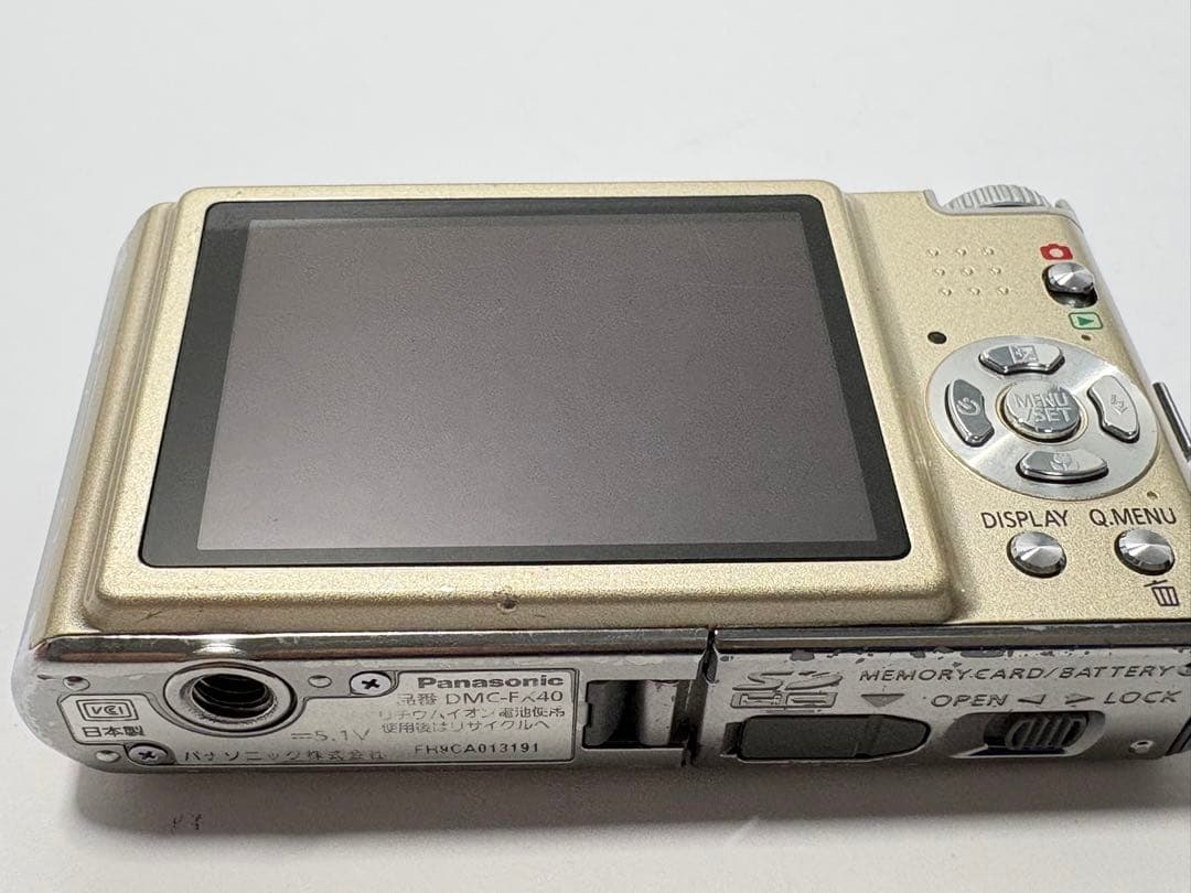 Panasonic LUMIX DMC-FX40 コンパクトカメラ コンデジ　①