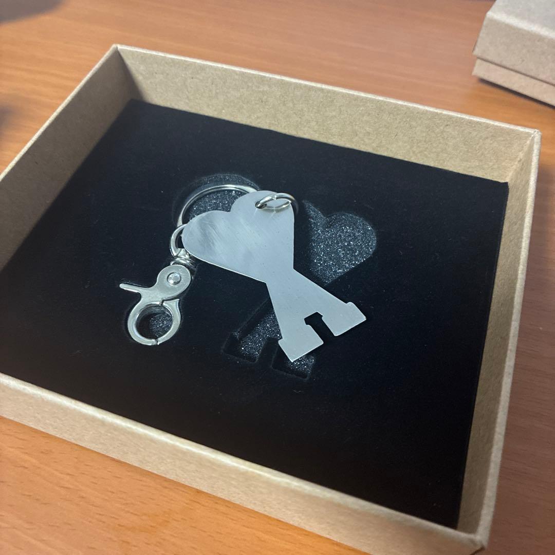 アミパリス　ロゴ　ハート　メタルキーリング　キーホルダー　箱なし