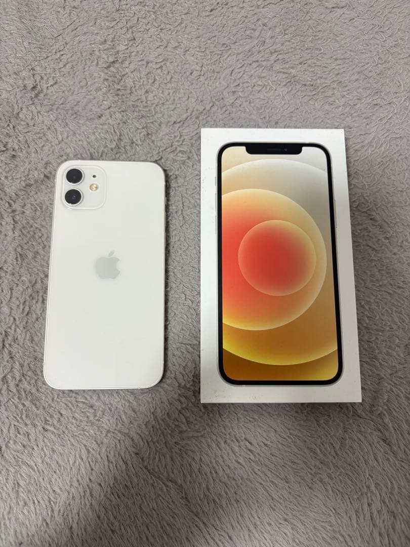 iPhone12本体　ホワイト　64GB