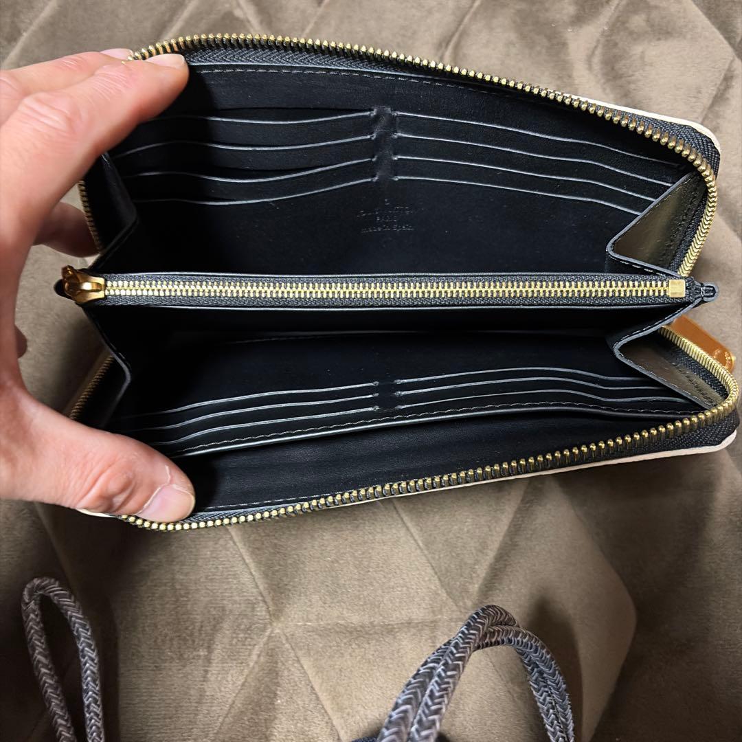 スタッズ装飾 黒 レザー 長財布