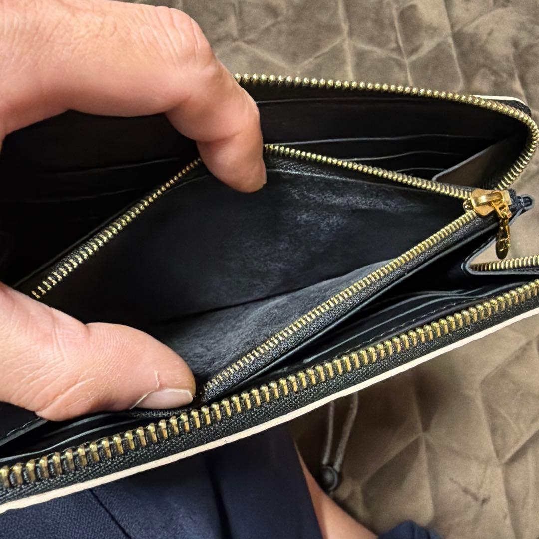 スタッズ装飾 黒 レザー 長財布