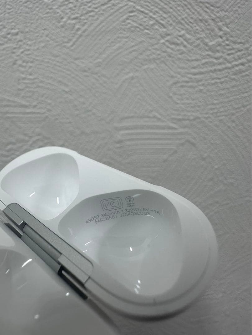 AirPods 4 ノイズキャンセリング機能搭載