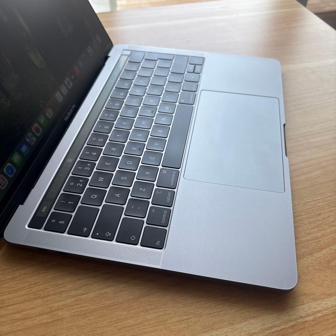 【美品】Macbook Pro 13インチ 2019 i7 16 256 UK